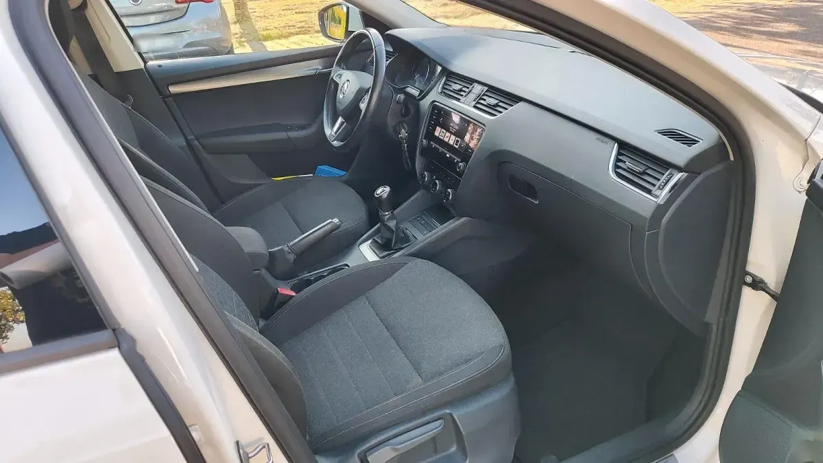 Gebraucht Skoda Octavia Soleil 150 PS (110 kW) 2020 Weiß Kombi