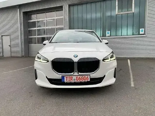 Gebraucht BMW 216 Active Tourer Luxury Line 122 PS (89 kW) 2024 Alpinweiss iii Van / Kleinbus