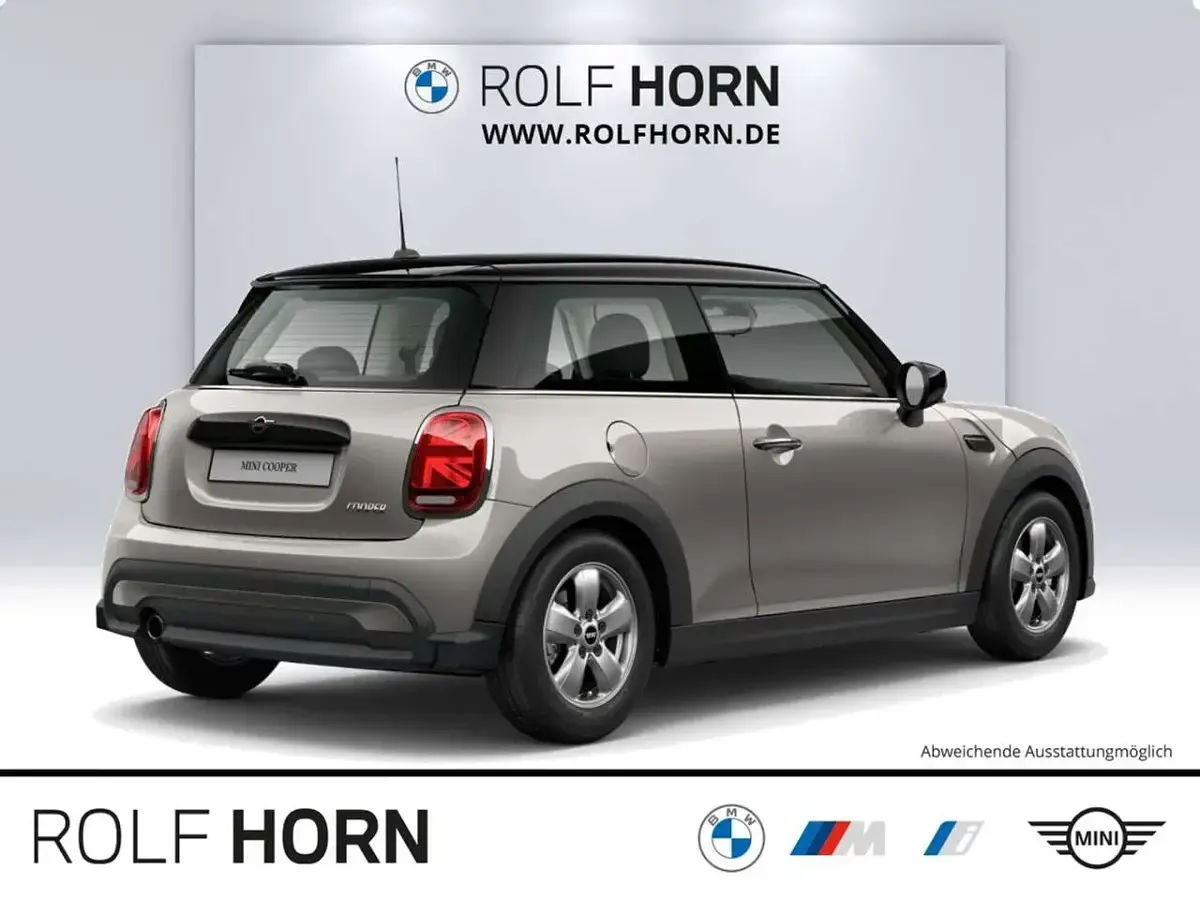 Gebraucht Mini Cooper Essential 136 PS (100 kW) 2023 Melting silver iii metallic Kleinwagen