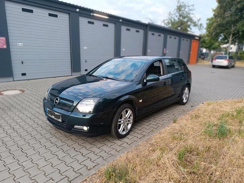 Grün Gebraucht 2003 Opel Signum Kombi | 2.299 € (Teuer) - Bild 1/4