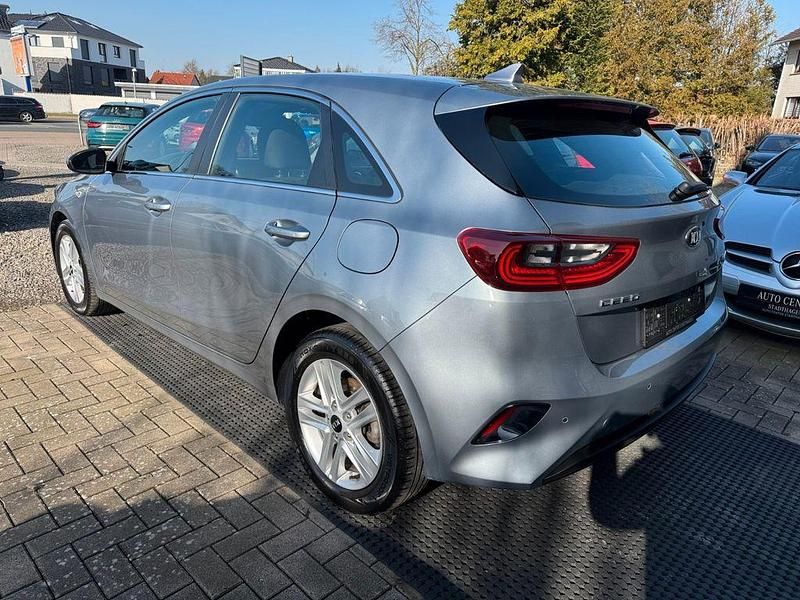 Gebraucht Kia Ceed Vision 136 PS (100 kW) 2021 Grau Kleinwagen