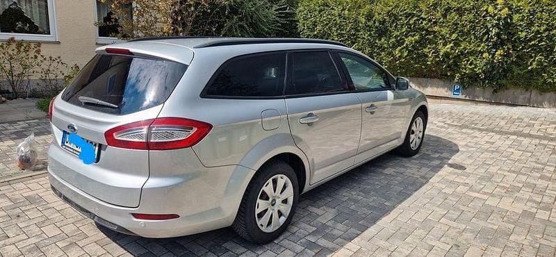 Gebraucht Ford Mondeo Trend 140 PS (102 kW) 2012 Silber Limousine