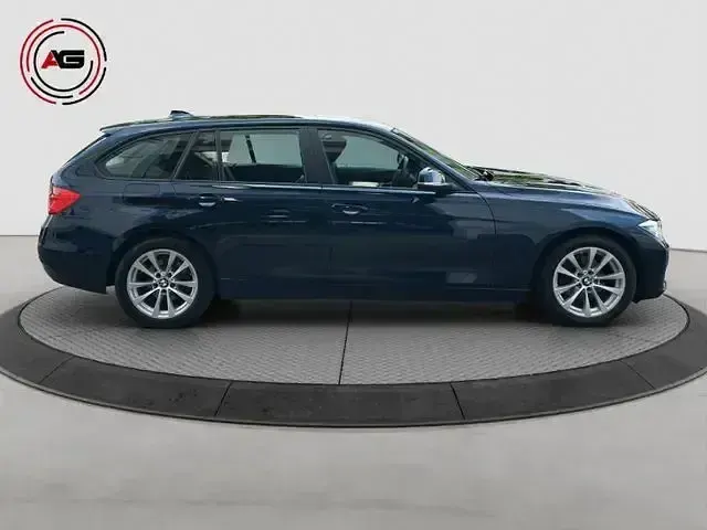 Gebraucht BMW 318 Sport Line 143 PS (105 kW) 2014 Blau Kombi