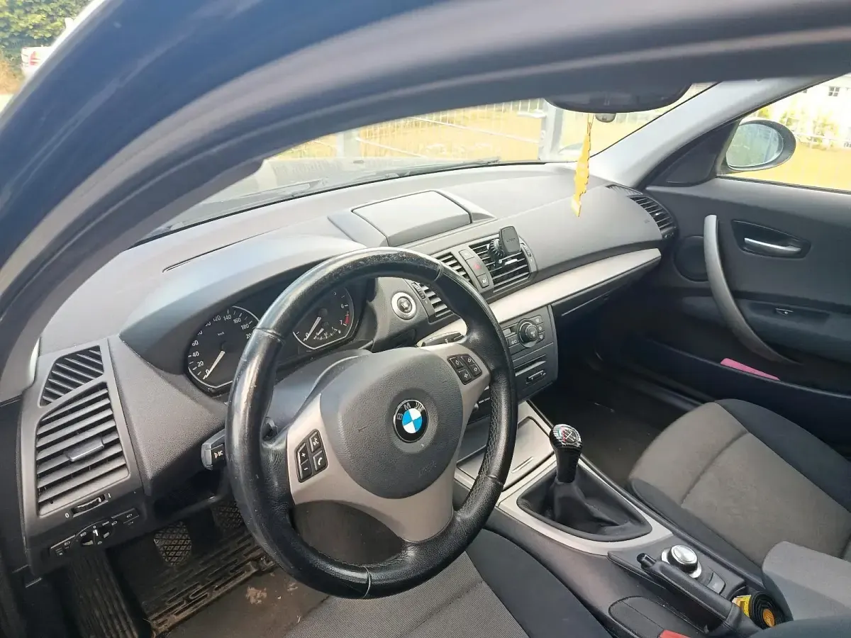 Gebraucht BMW 116 116 PS (85 kW) 2006 Schwarz Kleinwagen