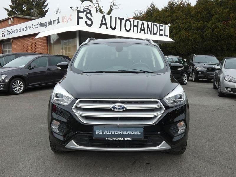 Gebraucht Ford Kuga Titanium 150 PS (110 kW) 2019 Schwarz SUV