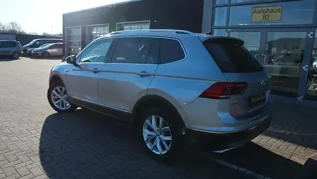 Gebraucht VW Tiguan Allspace Highline 150 PS (110 kW) 2020 Silber SUV
