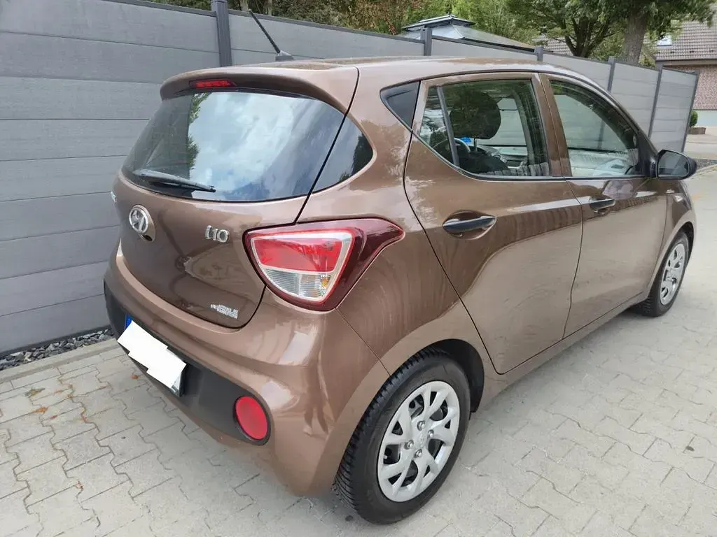 Gebraucht Hyundai i10 Classic 67 PS (49 kW) 2017 Braun Kleinwagen
