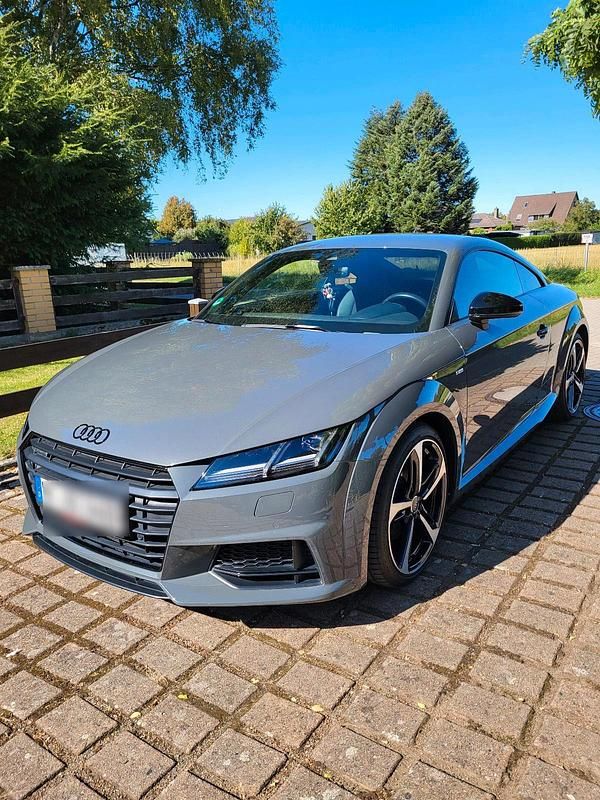 Grau Gebraucht 2017 Audi TT S-Line Coupé | 27.400 € (Fairer Preis) - Bild 1/4