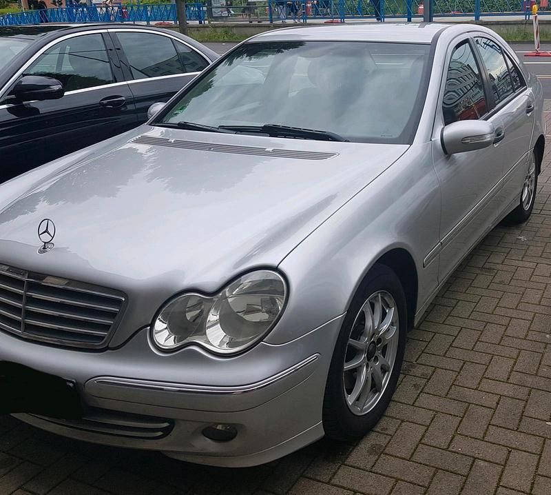 Gebraucht Mercedes C200 122 PS (89 kW) 2004 Silber Limousine