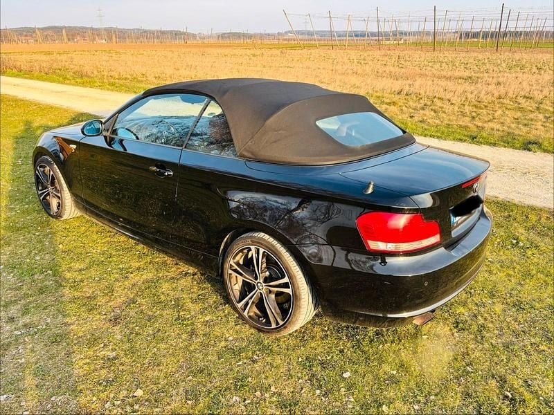 Gebraucht BMW 118 Cabriolet 143 PS (105 kW) 2009 Schwarz Cabrio