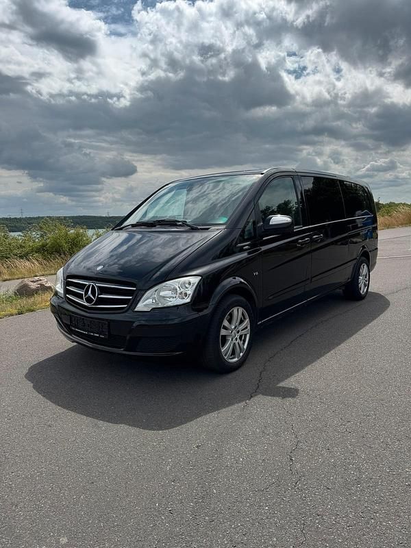 Schwarz Gebraucht 2012 Mercedes Viano Van / Kleinbus | 10.990 € (Superpreis) - Bild 1/4
