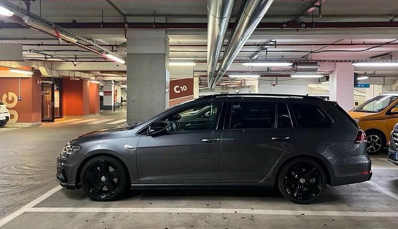 Grau Gebraucht 2019 VW Golf VII R Kombi | 25.000 € (Guter Preis) - Bild 1/4