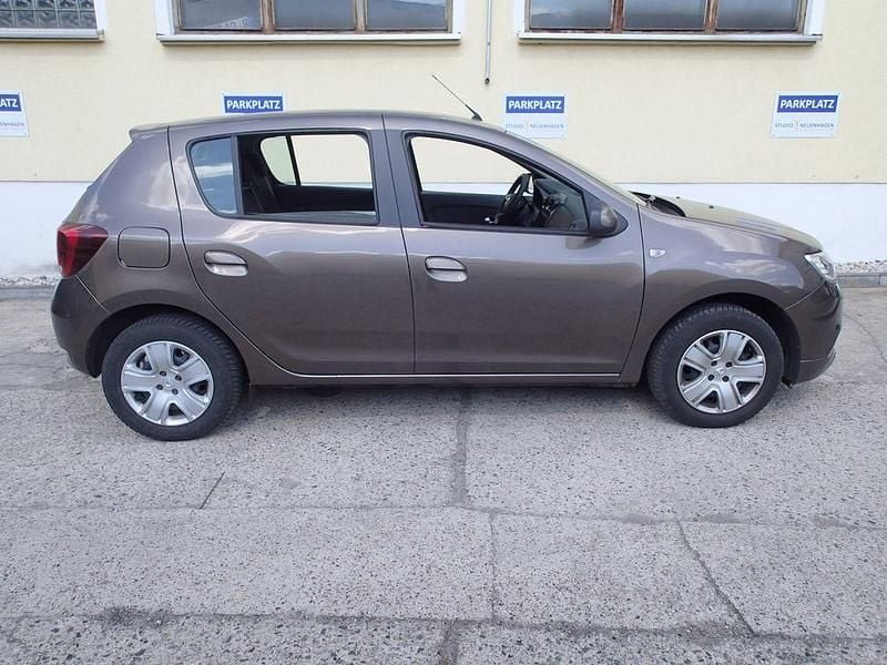Gebraucht Dacia Sandero Comfort 75 PS (55 kW) 2020 Braun Limousine