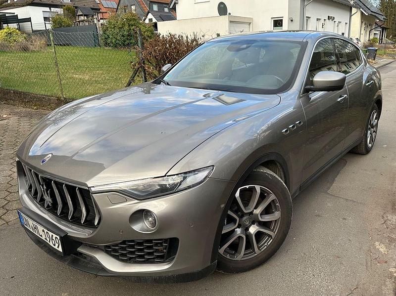 Gebraucht Maserati Levante 430 PS (316 kW) 2016 Grau SUV