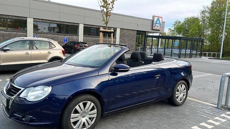 Gebraucht VW Eos 122 PS (89 kW) 2010 Blau Cabrio
