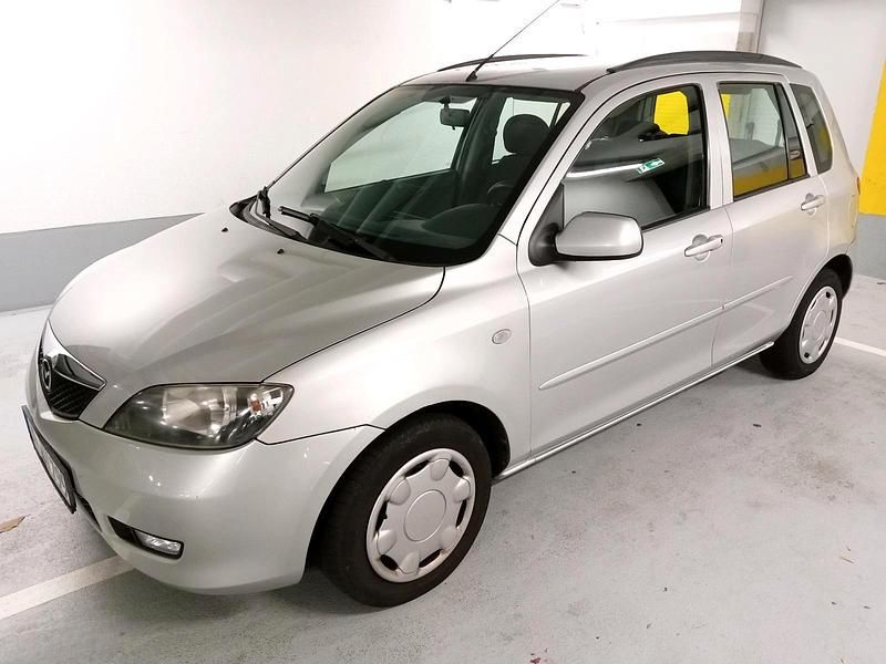 Silber Gebraucht 2004 Mazda 2 Kleinwagen | 1.800 € (Fairer Preis) - Bild 1/4