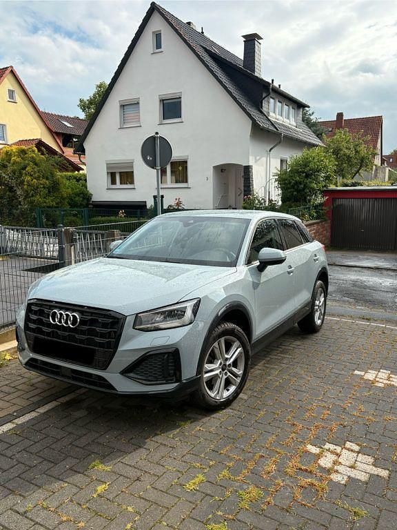 Grau Gebraucht 2023 Audi Q2 Advanced Plus SUV | 24.990 € (Fairer Preis) - Bild 1/4
