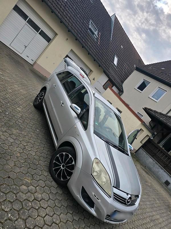 Gebraucht Opel Zafira 150 PS (110 kW) 2008 Silber Van / Kleinbus