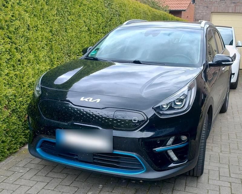 Gebraucht Kia e-Niro 150 kW (204 PS) 2022 Schwarz SUV