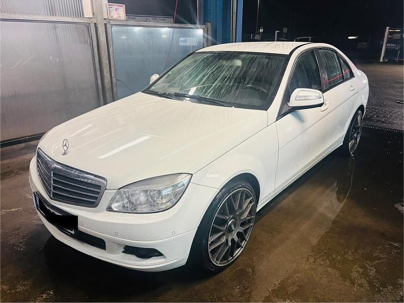 Gebraucht Mercedes C180 156 PS (114 kW) 2007 Weiß Limousine