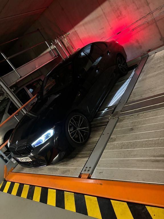 Gebraucht BMW 320 190 PS (139 kW) 2024 Schwarz Limousine