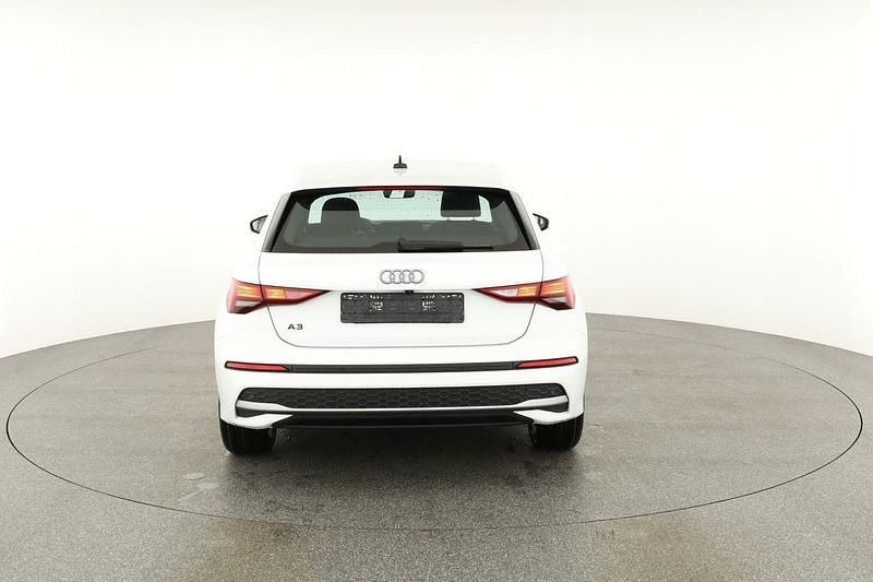 Arkonaweiß Neu 2025 Audi A3 Ambiente | 32.475 € - Bild 1/4