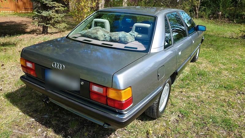 Usata Audi 100 133 CV (97 kW) 1990 Argento Berlina