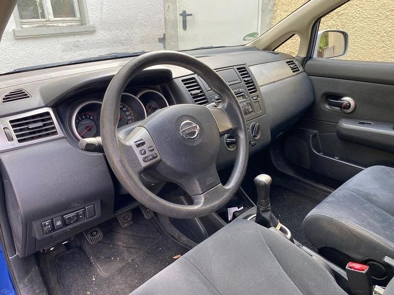 Blau Gebraucht 2010 Nissan Tiida Acenta Limousine | 2.150 € (Guter Preis) - Bild 1/4