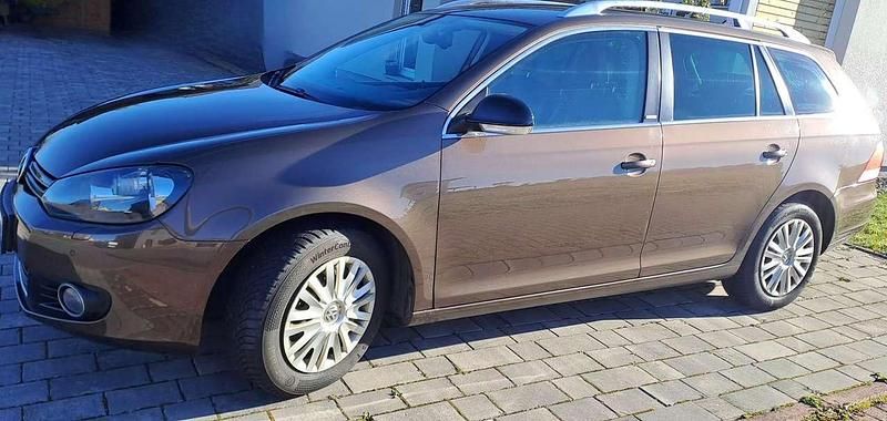 Braun Gebraucht 2012 VW Golf VII Style Kombi | 5.400 € (Guter Preis) - Bild 1/4