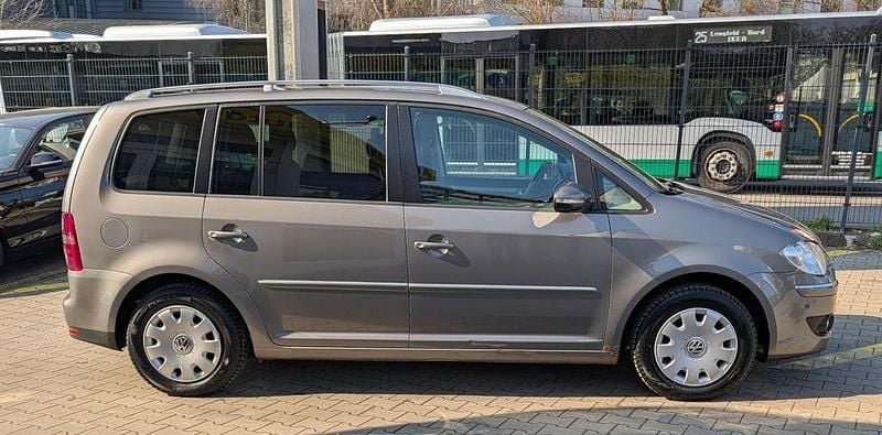 Gebraucht VW Touran Highline 140 PS (102 kW) 2009 Grau Van / Kleinbus