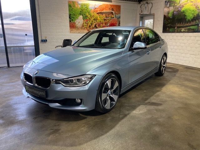 Blau Gebraucht 2013 BMW ActiveHybrid 3 Sport Line Limousine | 19.990 € - Bild 1/4