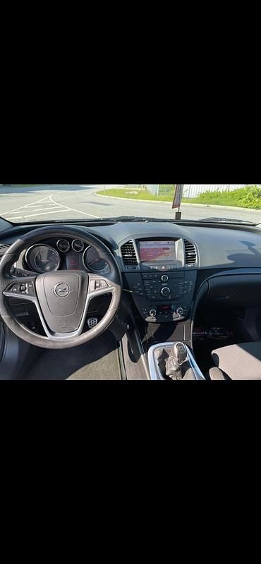 Gebraucht Opel Insignia 130 PS (95 kW) 2009 Schwarz Kombi