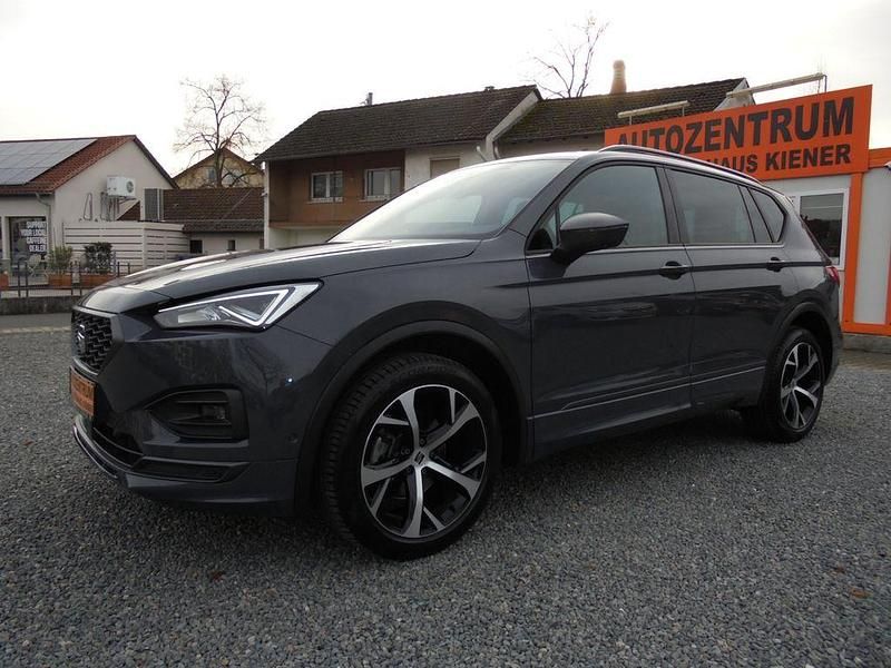 Grau Gebraucht 2023 Seat Tarraco FR SUV | 30.990 € (Guter Preis) - Bild 1/4