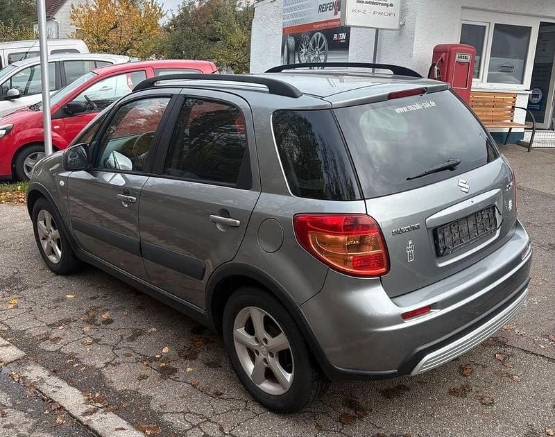 Usado Suzuki SX4 107 HP (78 kW) 2006 Cinzento Sedan