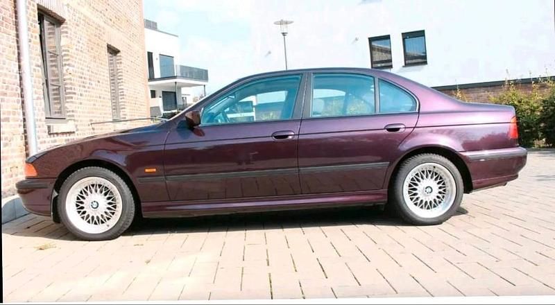 Gebraucht BMW 528 193 PS (141 kW) 1997 Rot Limousine