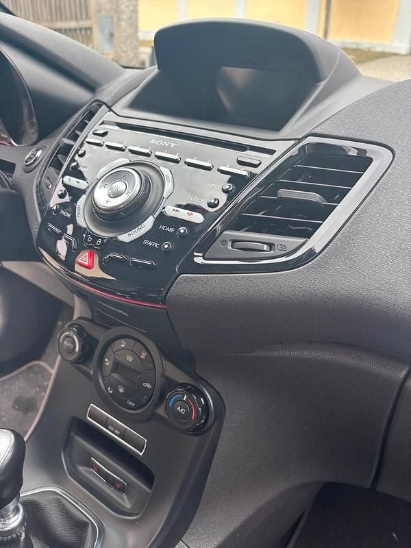 Gebraucht Ford Fiesta ST 182 PS (133 kW) 2017 Weiß Limousine