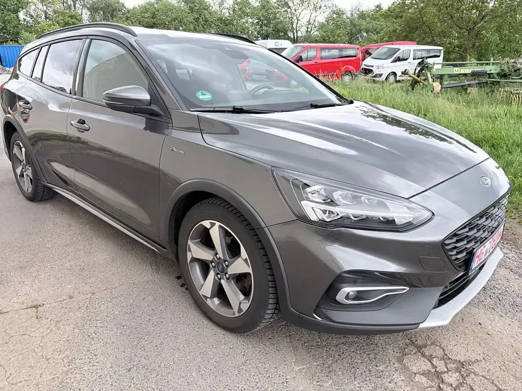 Usado Ford Focus Active X 150 CV (110 kW) 2020 Gris Berlina