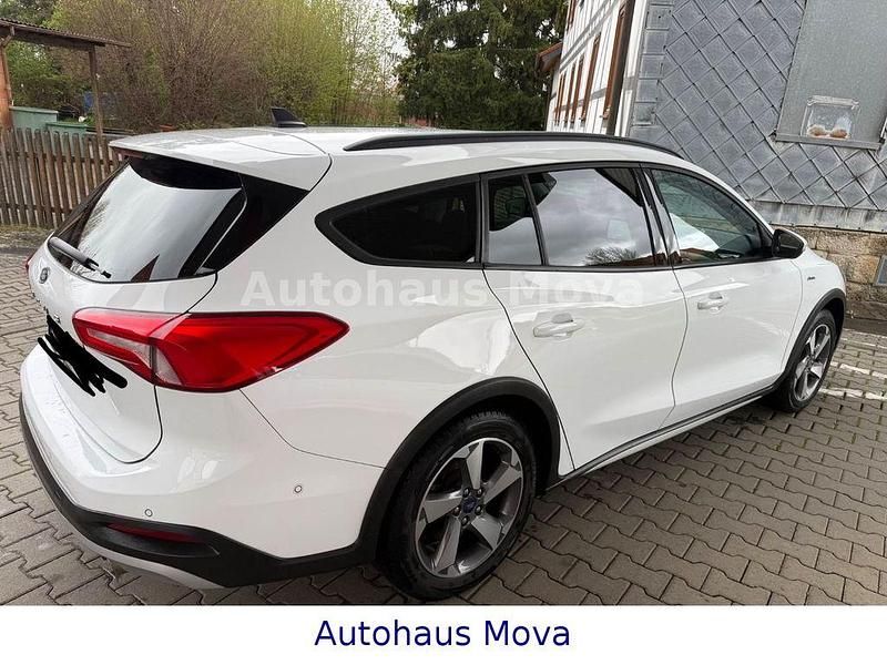 Usata Ford Focus Active 120 CV (88 kW) 2021 Bianco Berlina