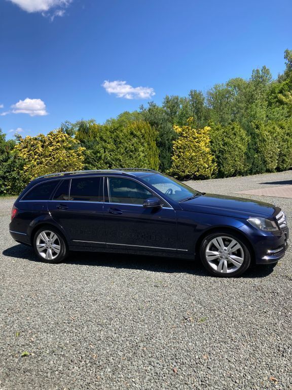Blau Gebraucht 2013 Mercedes C220 Avantgarde Limousine | 12.450 € (Fairer Preis) - Bild 1/4