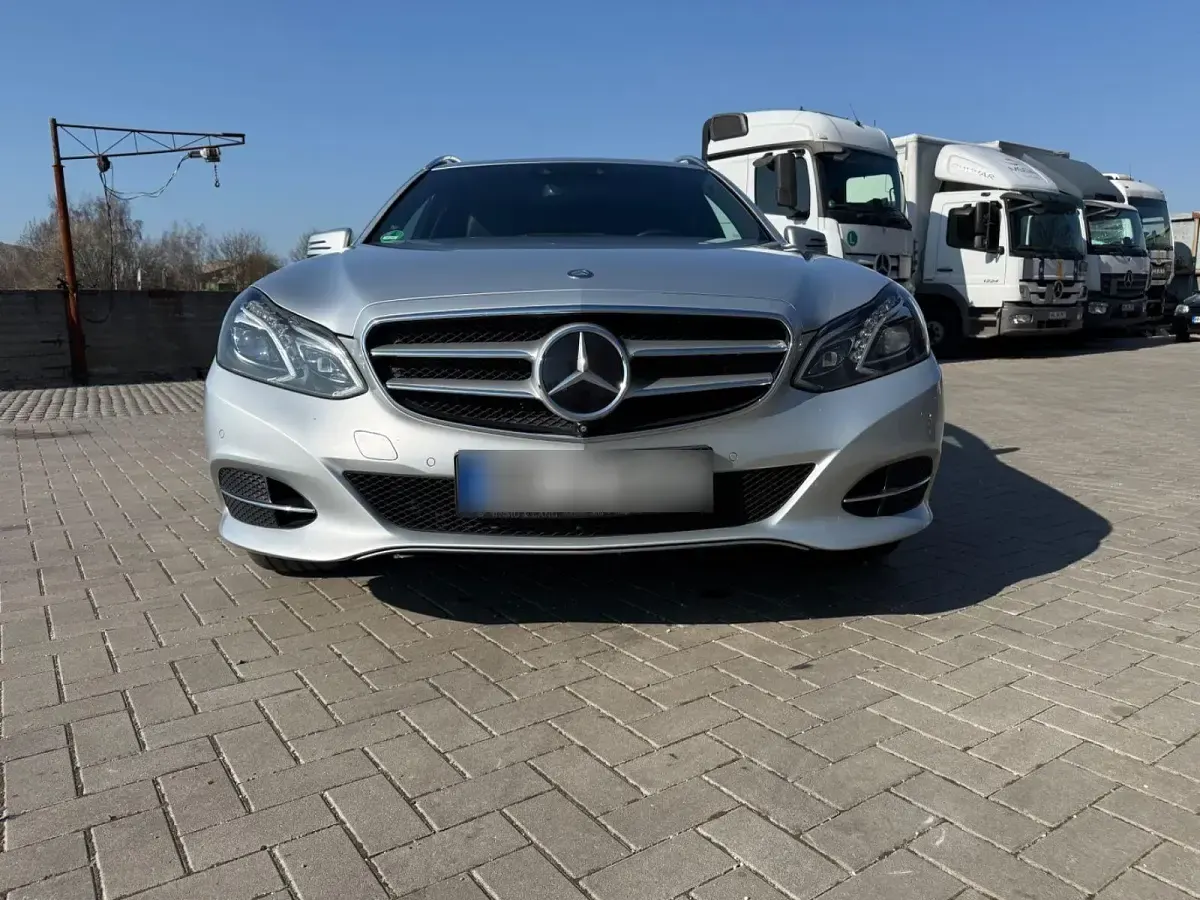 Gebraucht Mercedes E250 Avantgarde 204 PS (150 kW) 2014 Silber Kombi