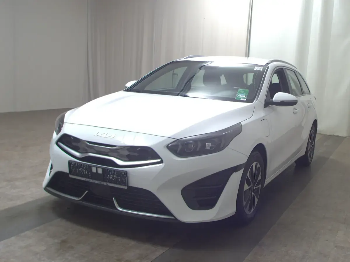 Usado Kia Ceed Vision 141 CV (103 kW) 2022 Blanco Utilitario