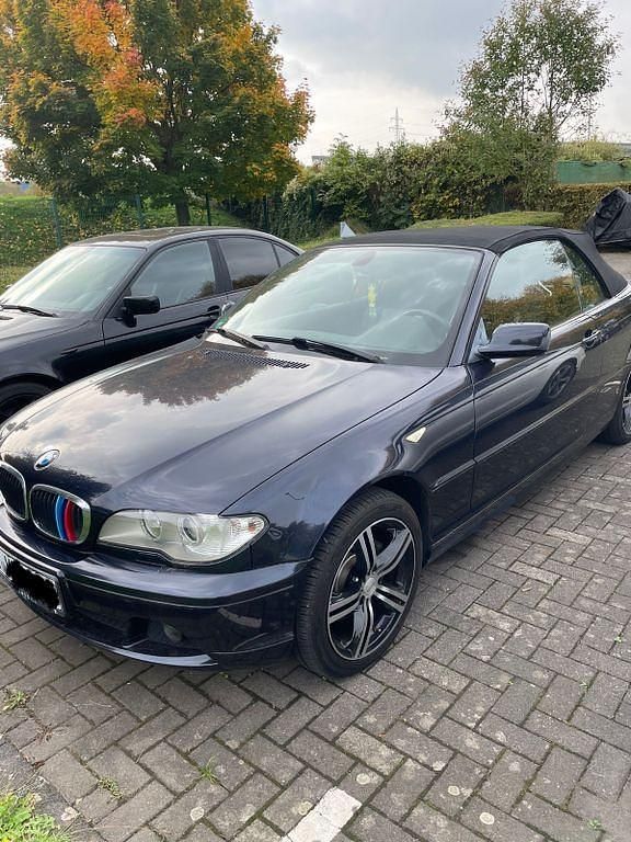 Blau Gebraucht 2006 BMW 318 Cabriolet M Sport Cabrio | 5.200 € (Superpreis) - Bild 1/4