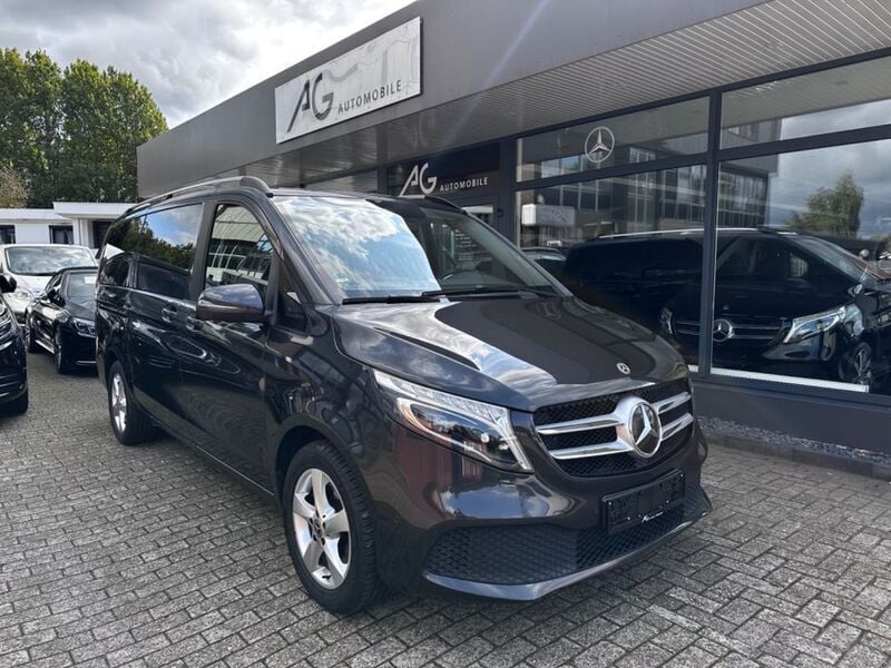 Grau Gebraucht 2020 Mercedes V250 Edition Van / Kleinbus | 33.500 € (Superpreis) - Bild 1/4