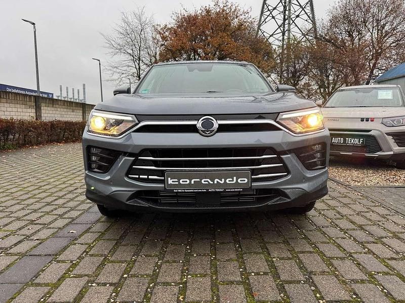 Gebraucht SsangYong Korando 136 PS (100 kW) 2021 Platinium grey metallic ada SUV