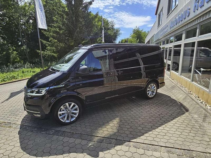 Neu VW T6.1 Beach 204 PS (150 kW) 2025 Deep black perleffekt Van