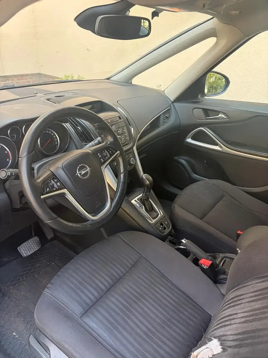 Gebraucht Opel Zafira 195 PS (143 kW) 2013 Silber Van / Kleinbus