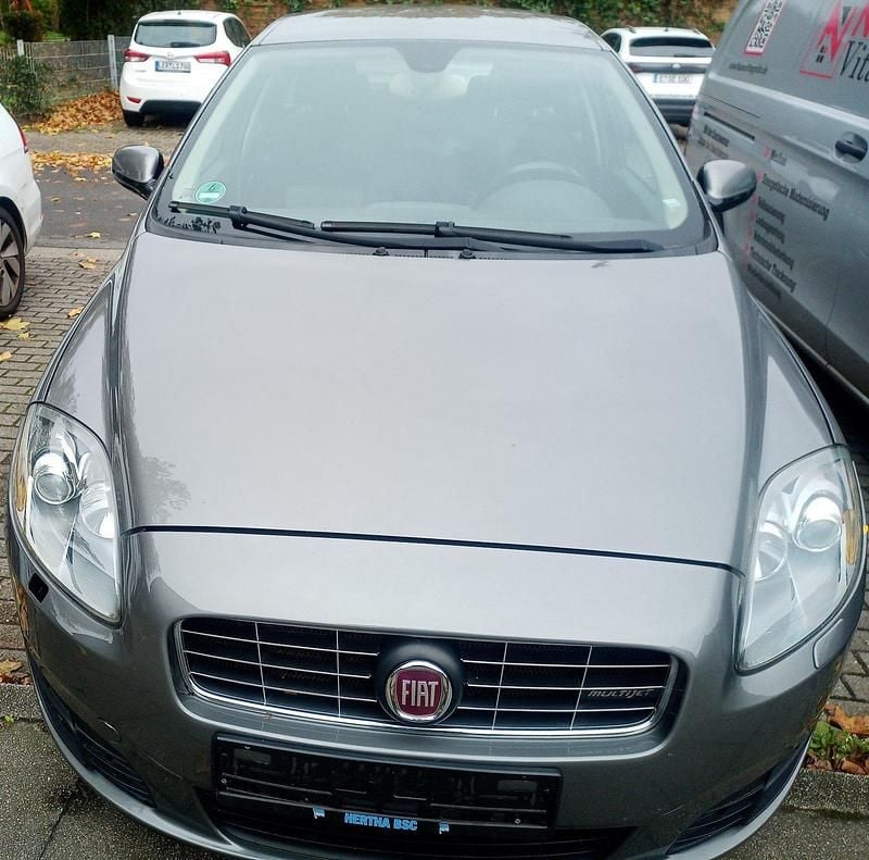 Grau Gebraucht 2008 Fiat Croma Kombi | 1.200 € (Superpreis) - Bild 1/4
