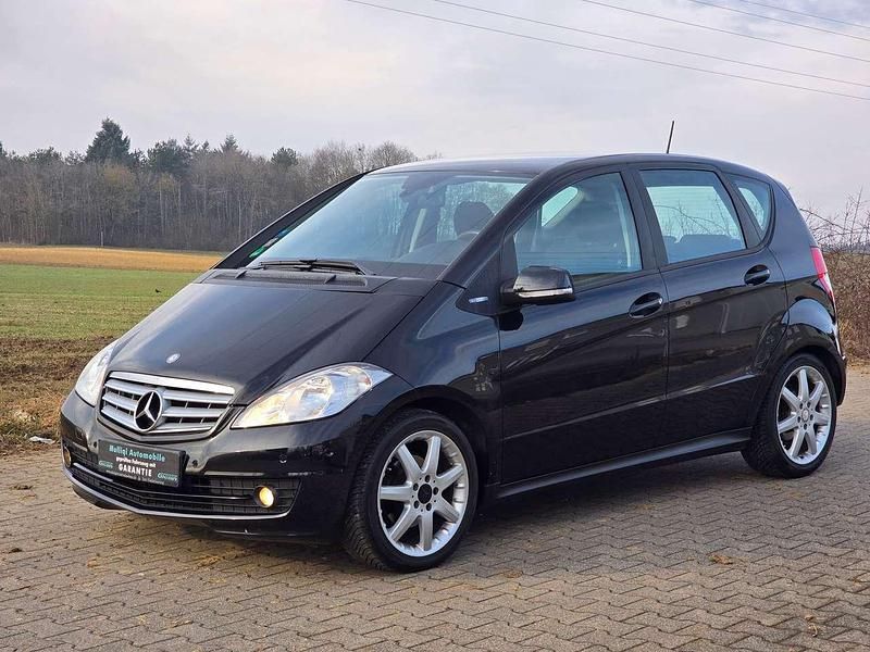 Gebraucht Mercedes A160 95 PS (69 kW) 2010 Kosmosschwarz  metalliclack Kleinwagen
