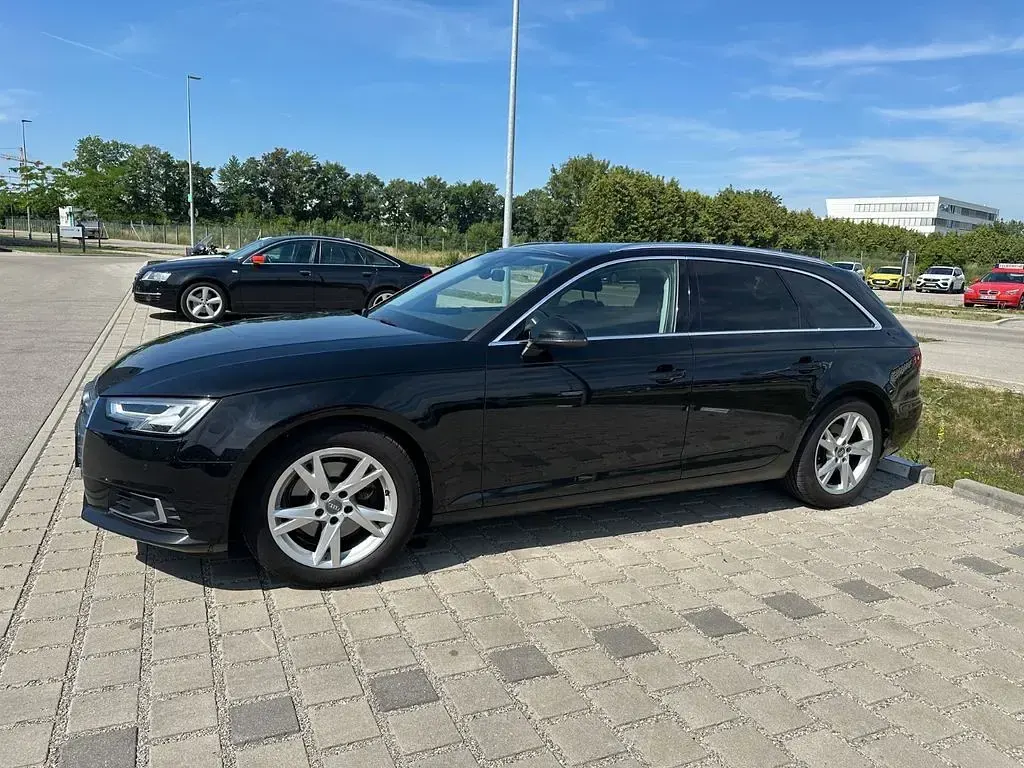 Gebraucht Audi A4 Sport 150 PS (110 kW) 2018 Schwarz Kombi