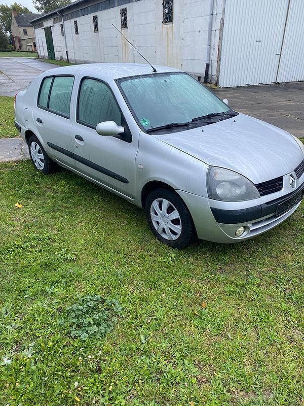 Silber Gebraucht 2007 Renault Clio II Limousine | 1.499 € (Guter Preis) - Bild 1/4